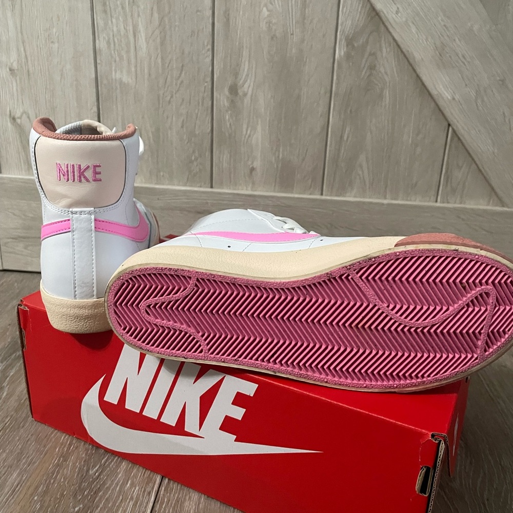 Nike youth size 6